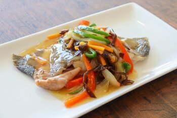 兵庫県産の魚の魅力を栄養学部生が発信！ 神戸学院大学×兵庫漁連「店頭販売会」12月13日開催