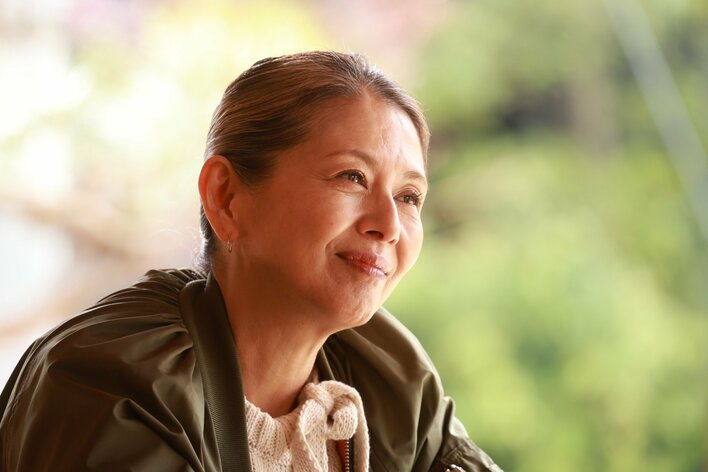 さまざまな人に囲まれ“幸せ”を実感する千明（小泉今日子）一方、改めて“死”と向き合う真平（坂口憲二）＜『最後から二番目の恋』第4話完全版＞