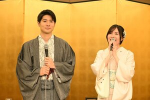 松井珠理奈＆ボイメン辻󠄀本達規  2人そろって和装姿で結婚会見も松葉杖のハプニング！？光り輝く指輪が左手薬指にキラリ 笑顔で結婚会見 