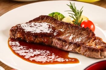 【松江エクセルホテル東急】ゴールデンウィーク限定、3,000円で楽しむホテルランチブッフェ！焼き立てサーロインステーキをお一人様一皿ご提供