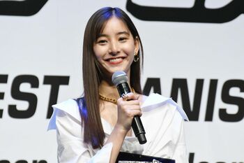 新木優子、“デニム愛”が届きベストジー二ストに「憧れていた賞だったので嬉しい」