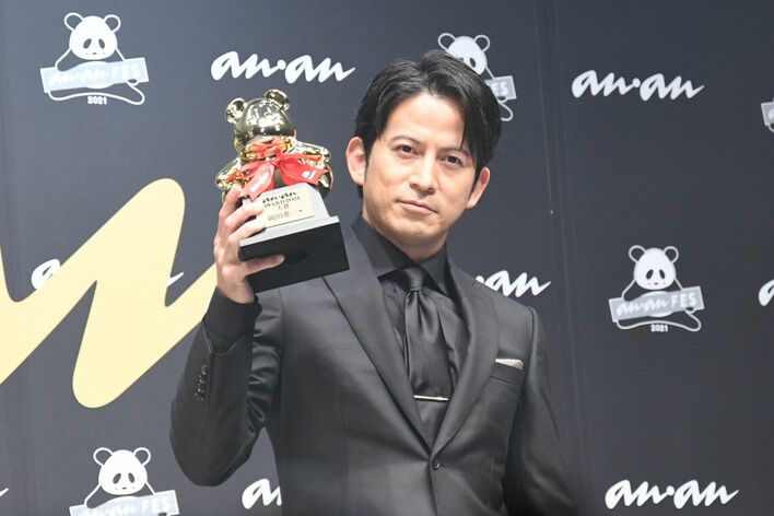 岡田准一、なにわ男子に“忠告”！「うちのメンバーに『三宅くん』って言ったら怒られるよ」