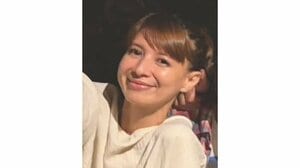 3児の母・吉川ひなの 長女と沖縄のツリーハウスを満喫する姿公開！大自然の中のブランコで遊ぶ姿に「映画のワンシーンみたい」