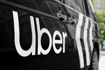 Uber Taxi、函館空港の新設「配車アプリのりば」で利用可能に