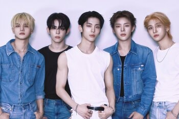NOWZ、新曲「Achilles」でカムバック・・・80's音楽番組を完璧に再現したZ世代ディスコ