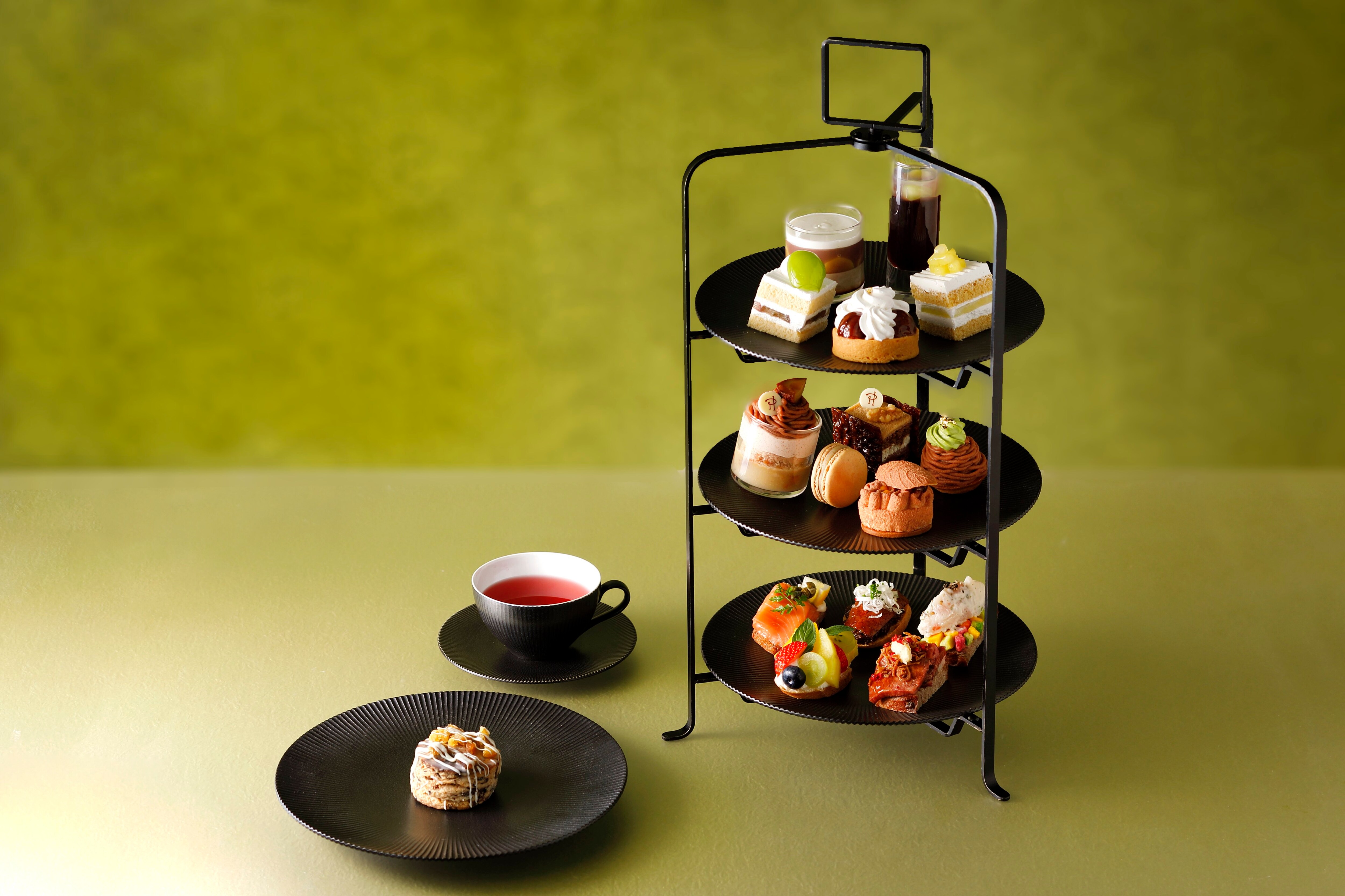 と*ん様 ピエール・エルメ・パリ × パティスリーサツキ