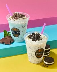 タリーズ史上初！爽快感あふれる「チョコミントシェイク」が5月13日より新登場　アイスクリームがモチーフの「クッキー＆クリームシェイク」も同時発売