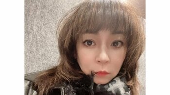 佐藤仁美「髪切りましてん」新ヘアスタイル公開！ばっさりカットのすっきり爽やかヘアに「良き良きです」「似合ってます」と絶賛