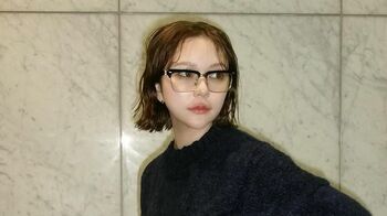 笑顔大優勝！村重杏奈 超至近距離のぷるツヤお肌に釘付け「とても素敵」でも「シワが…」とリアルな悩みを打ち明け…？