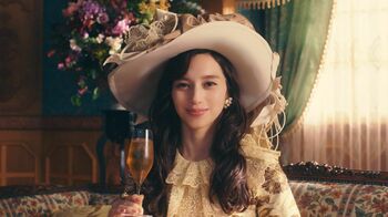 中条あやみ「忠実に再現できている」英国貴婦人に扮装！