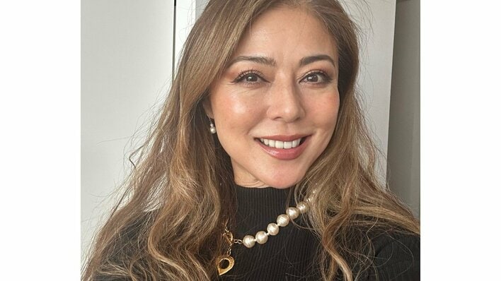 武田久美子 "姉妹のような”長女との顔出しショット公開！海沿いでのハイキングを満喫する様子に「素晴らしい親子関係」とファンほっこり