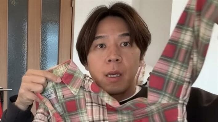 「腕前がすごい」ロッチ・コカド 古着を大胆リメイクで反響！センス抜群の色使いや迷いなくサクサク進める様子に「勉強になります」