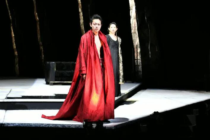 菅田将暉 主演舞台『カリギュラ』で引き締まった肉体を披露