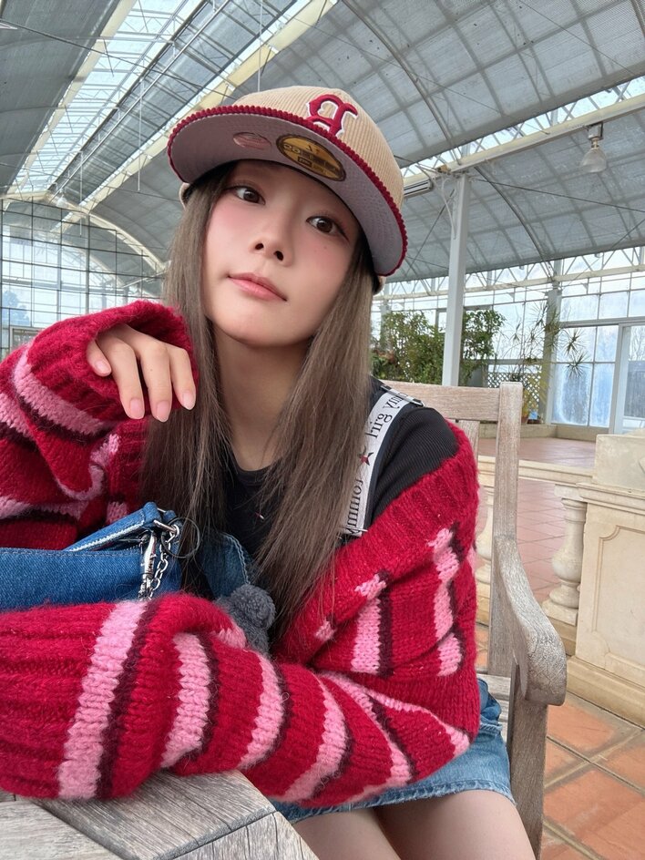 可愛すぎて滅」重盛さと美 超ミニ丈コーデで“小学生みたい”にはしゃぐ