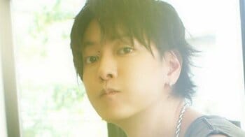 佐藤健 タンクトップ姿からチラ見せ“ムキムキ筋肉”にファン歓喜！街を颯爽と歩く様子に「厚めの胸板にドキドキ」「ヤバいです」