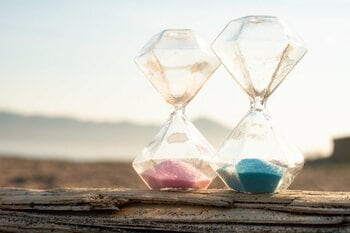 卵子の数は月に約1000個減少＆自然流産の確率は40代では40％以上…年齢とともにリスクが高まる高齢出産と卵子凍結のリアルを専門家が解説