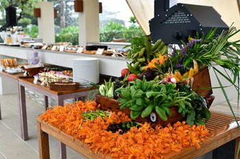 【沖縄／ジ・ウザテラス ビーチクラブヴィラズ】ホテル自家農園の野菜やハーブを味わう『テラスの収穫祭』を開催 ＜ 3/21（土）、3/22（日） ＞