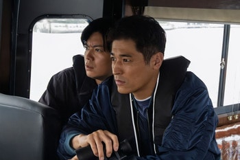 佐藤隆太は「酔わないよう必死」も、加藤シゲアキは「船でも読書」でリラックス！？山下美月も驚いた『新東京水上警察』撮影エピソード