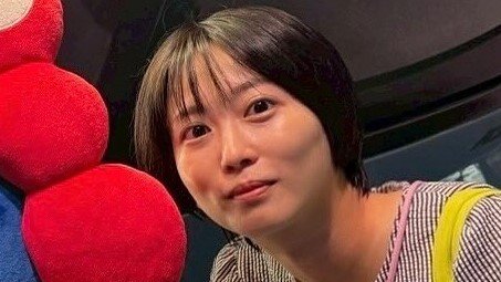 「餅がのびてるねん」志田未来 串カツで“困り顔”！？関西万博＆USJなど大阪満喫ショットに「すごい楽しいそう」「いつもながら『素』が見事」