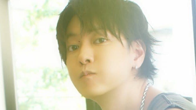 佐藤健 タンクトップ姿からチラ見せ“ムキムキ筋肉”にファン歓喜！街を颯爽と歩く様子に「厚めの胸板にドキドキ」「ヤバいです」