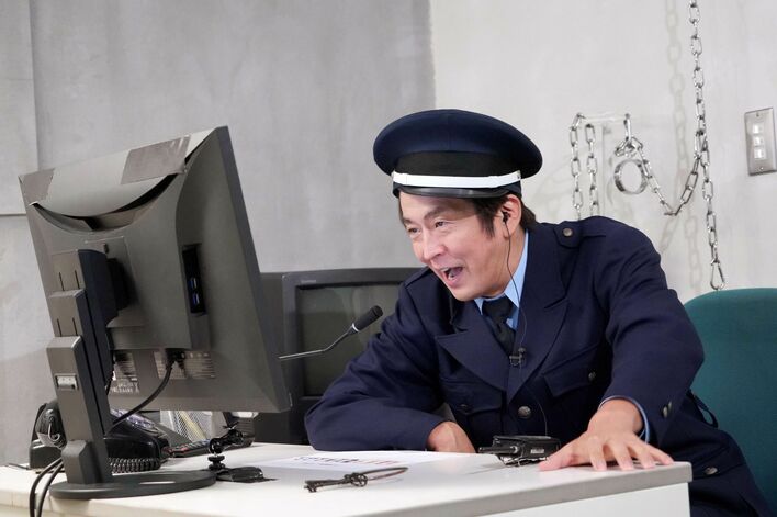 堀内健「お笑い界の革命です！」ひもでくくられたチェインギャング芸人
