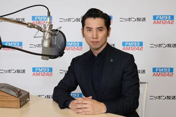 本木雅弘が世界的指揮者・小澤征爾の若き日を“声”で演じる