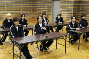 銀シャリ・橋本直がtimeleszメンバーを褒めまくる！？ゴールデン進出を目前に「反省会」ではなく「褒賞会」開催…しかし、まさかの展開が『タイムレスマン』