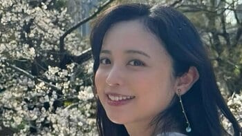 「だいぶ大きく」第1子妊娠中・久慈暁子 ふっくらおなかでチームラボ満喫！優しくおなかに手を当て幻想的なアートを楽しむ姿に「胎教に良さそう」