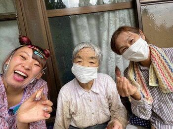 フワちゃん 断崖絶壁の恐怖ロケも「おばあちゃんとお母さんとの出会いは、最高の思い出」