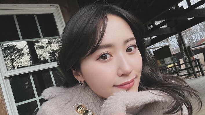 元乃木坂46衛藤美彩「いつの間にか大きく」子供2人とのお出かけショット公開！アスレチックや落ち葉を拾う様子に「すくすく育っていますね」