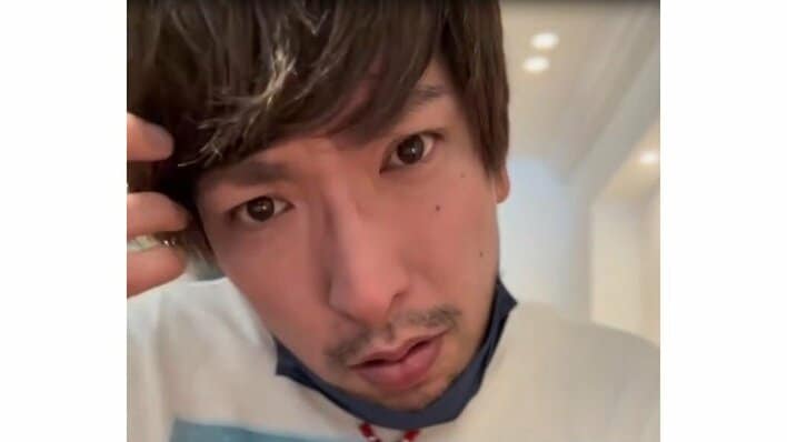 「きゅるきゅる感バリエグ」EXITりんたろー。カラコンつけた姿に反響！霜降り明星・せいやモデルのデザインを試す様子に「バブみが増すね」