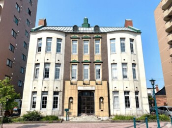 函館の歴史的エリアに、100年の歴史的建築物を再生した新たな複合拠点が誕生