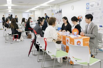 歯科衛生士を目指す社会人・高校生向け進路支援イベント「資格と学校フェア」を開催！ ～学費補助制度の対象校が複数出展～