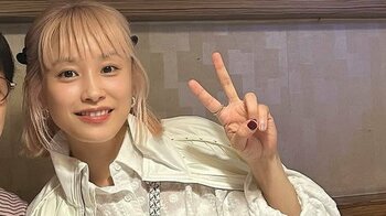 高橋愛 母親と“顔出し2ショット”披露！親子の韓国旅行満喫ショットに「愛ちゃんママさん仲良し！」