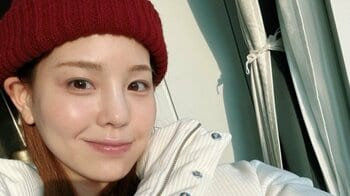 NiziU・MAKO “すっぴん”もこもこ部屋着姿に反響！つやつや輝く美肌や笑顔はじけるウインクショットに反響「ハートぶち抜かれた」「ビジュえぐすぎ」