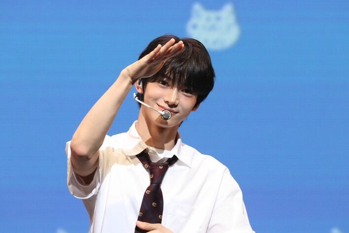 【写真201枚】“よしよし”&“もちもち”を披露したTWSを見る