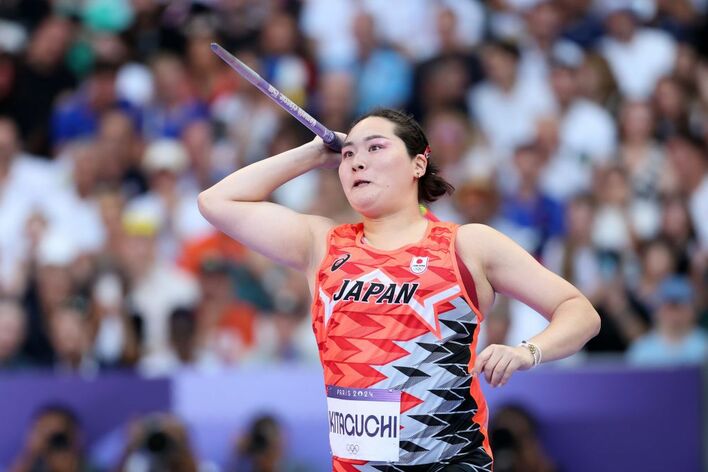 やり投げ北口榛花 金メダル直後に日の丸を掲げたら“ハートを