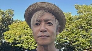 つるの剛士 次女と“ライブデート”で仲良し親子ショット公開！妻手編みの“プロ級”セーター着て親子水入らずのひとときに「2人きりの時間、貴重ですね」