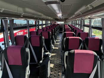 高速バスの車内での充電設備を拡充！