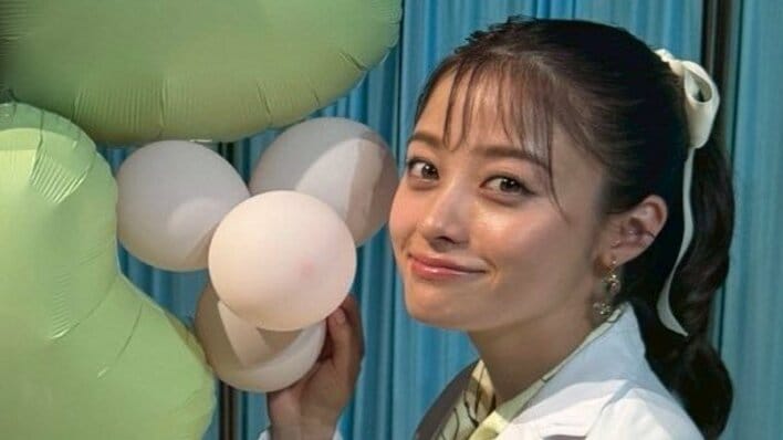 【画像6枚】「本気すぎて笑った」などと反響！橋本環奈 真剣な眼差し＆“ワンピース作戦”でうどんと向き合う姿を見る