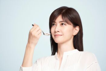 内田有紀 VTuber壱百満天原サロメとの掛け合いに笑顔「芝居というよりほとんど私」