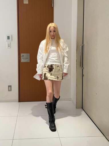 ギャルカナ最高」西野カナ 金髪×ミニスカ姿が『会いたくて 会いたくて