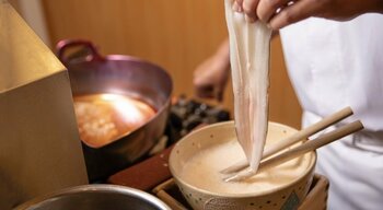日本各地の名店を東京へ。第一弾は群馬「天ぷら車」、南青山で"究極の天丼"を期間限定・数量限定で提供（7/18-8/2）