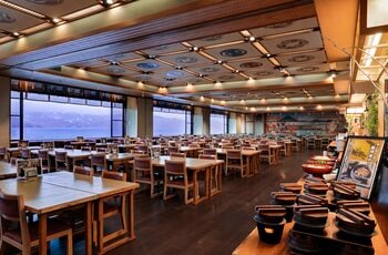 【北海道洞爺湖温泉/絶景の湯宿洞爺湖畔亭】４月お日にち限定プライスで人気の湖側客室確約＆夕食飲み放題60分付き！