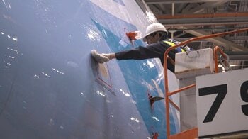 【密着】真夜中の成田空港　点検・清掃のプロ技！年末年始を前に“安全確認”　高さ24ｍ超大型機を洗浄