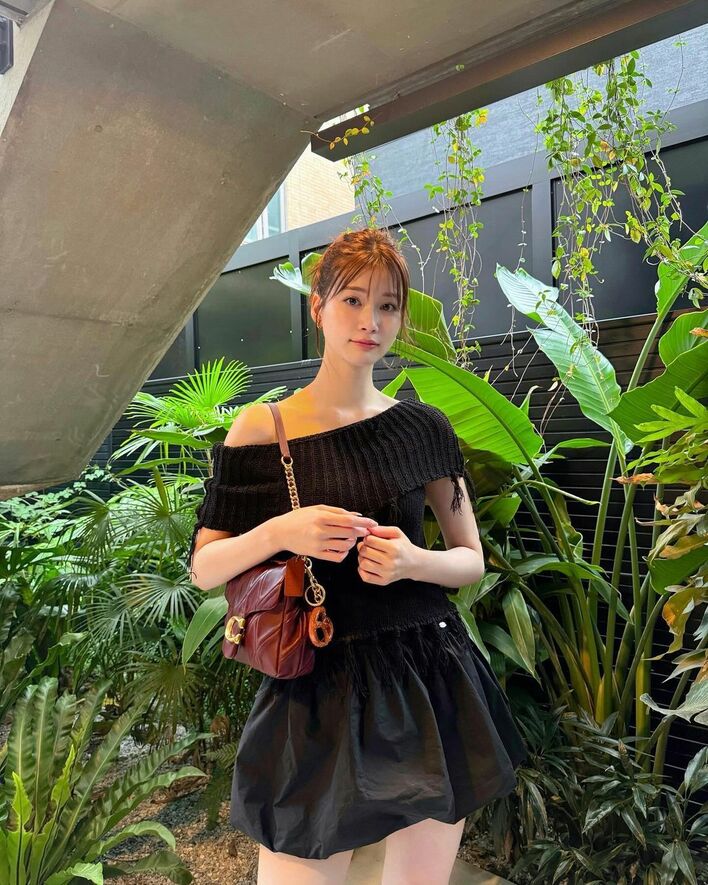 美脚＆肩出し めるる上品大人セクシーな洗練秋コーデ披露！いつもと