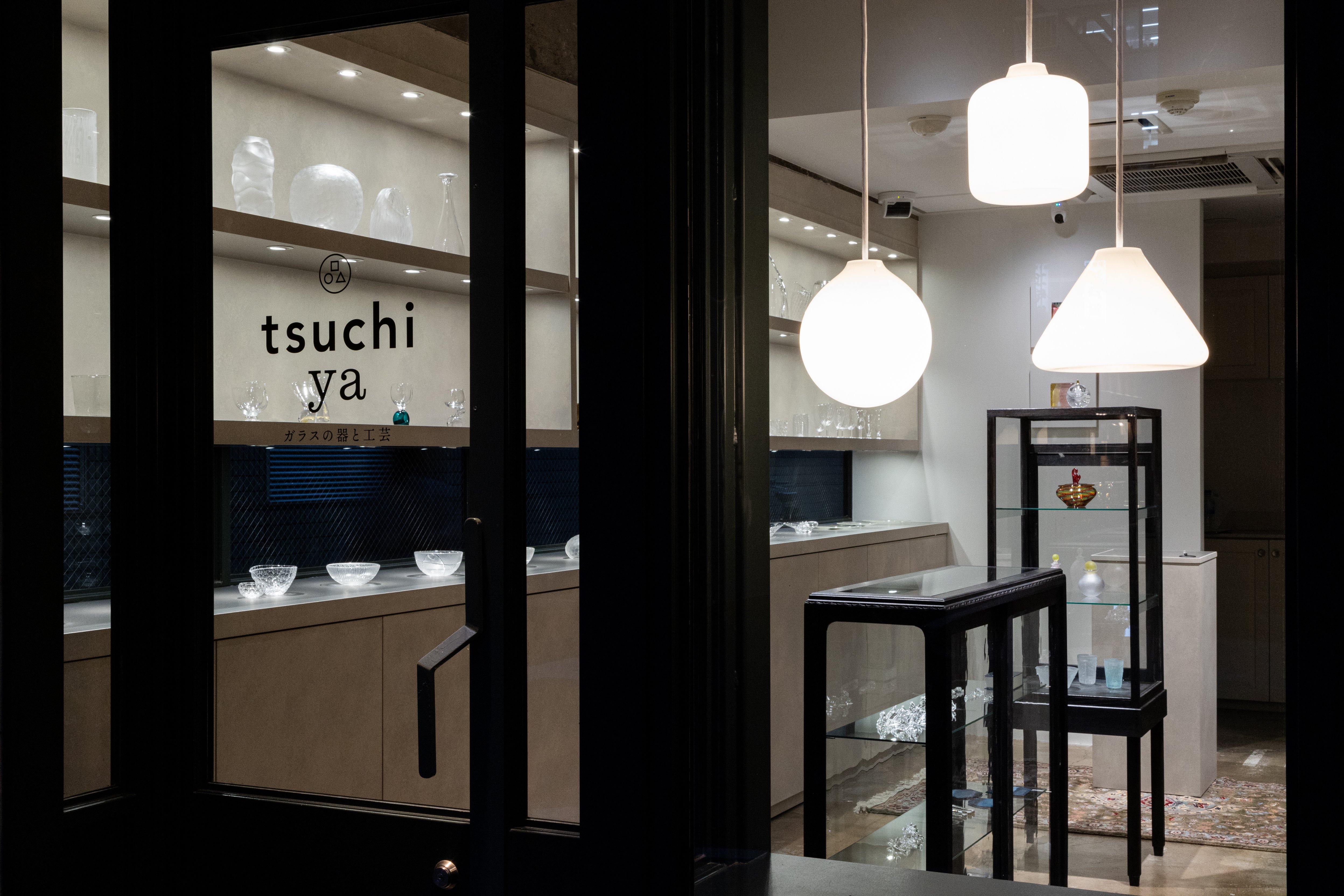 土屋鞄グループが手掛けるガラス器の専門店「TSUCHI-YA」、東京