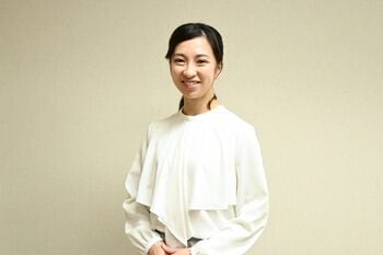 元宝塚・早花まこ 元タカラジェンヌ9人に取材「宝塚時代を思い出せば、何があっても立ち向かえる」