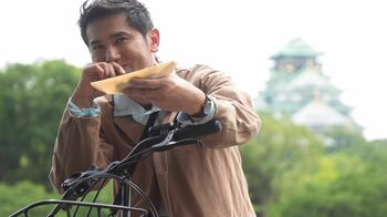 本木雅弘のプライベート感たっぷりの自然な表情に注目！“ずらし旅”の魅力を発信