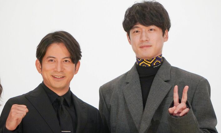 岡田准一＆坂口健太郎 公開初日は「一緒にご飯を食べました」
